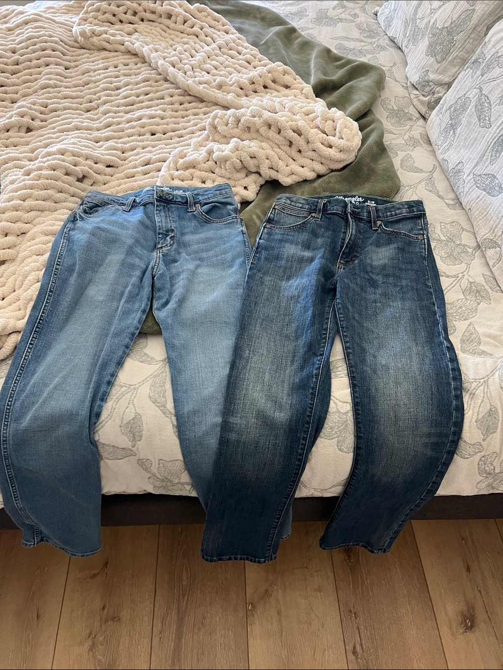 Wrangler kid youth Two-Tone Blue Straight-Leg Jeans size 16 youth. - Picture 4 of 4